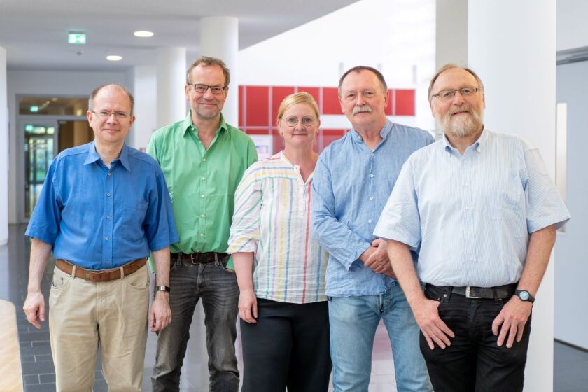 Die beteiligten Forscher aus Magdeburg_ Dr. Rainer Pielot, Dr. Michael Kreutz, Prof. Dr. Daniela Dieterich, Dr. Karl-Heinz Smalla und Prof. Dr. Eckart Gundelfinger - (c) Reinhard Blumenstein_ LIN Die beteiligten Forscher aus Magdeburg: Dr. Rainer Pielot, Dr. Michael Kreutz, Prof. Dr. Daniela Dieterich, Dr. Karl-Heinz Smalla und Prof. Dr. Eckart Gundelfinger - (c) Reinhard Blumenstein/ LIN