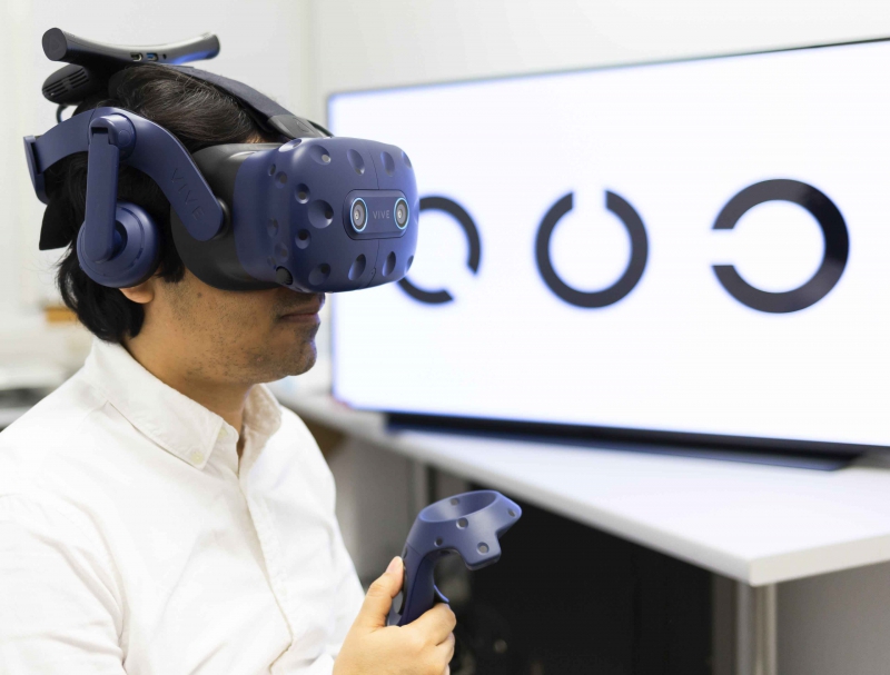 Untersuchung der Orientierungsfähigkeit bei Patientinnen mithilfe einer VR-Brille - (c) Sarah Kossmann_ Universitätsmedizin Magdeburg Untersuchung der Orientierungsfähigkeit bei Patientinnen mithilfe einer VR-Brille - (c) Sarah Kossmann/ Universitätsmedizin Magdeburg