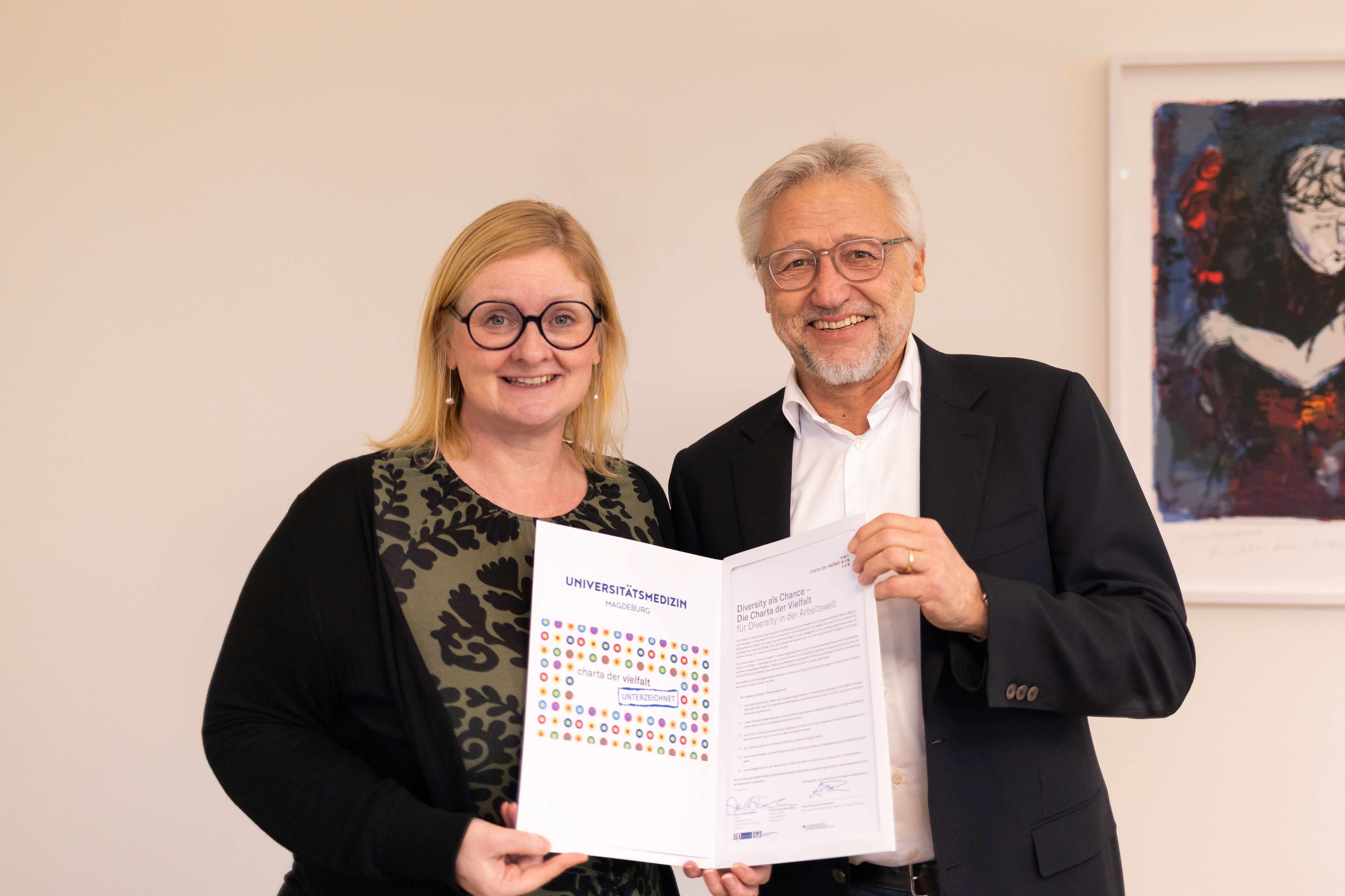 Universitätsmedizin unterzeichnet Charta der Vielfalt - (c) Sarah Kossmann_ Universitätsmedizin Magdeburg Universitätsmedizin unterzeichnet Charta der Vielfalt - (c) Sarah Kossmann/ Universitätsmedizin Magdeburg