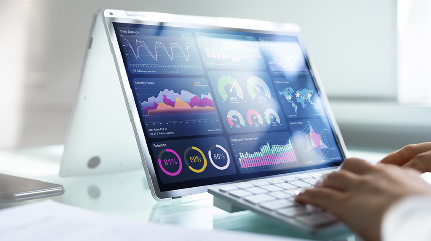 Auswertung von Statistiken grafisch dargestellt auf einem Laptop (c) Andrey_Popov_ Shutterstock Auswertung von Statistiken grafisch dargestellt auf einem Laptop (c) Andrey_Popov/ Shutterstock